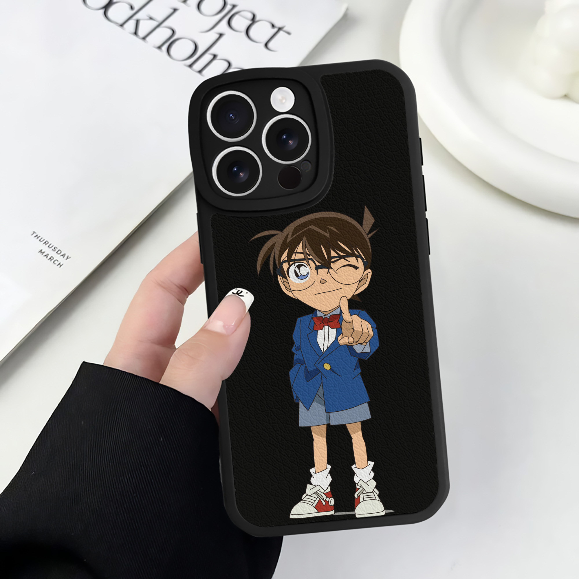 （画像用） 名探偵コナン 江戸川 コナン Detective Conan Conan Edogawa 【iPhone 16シリーズ対応】シリコンスマホケース（レザー調） 材質：シリコン